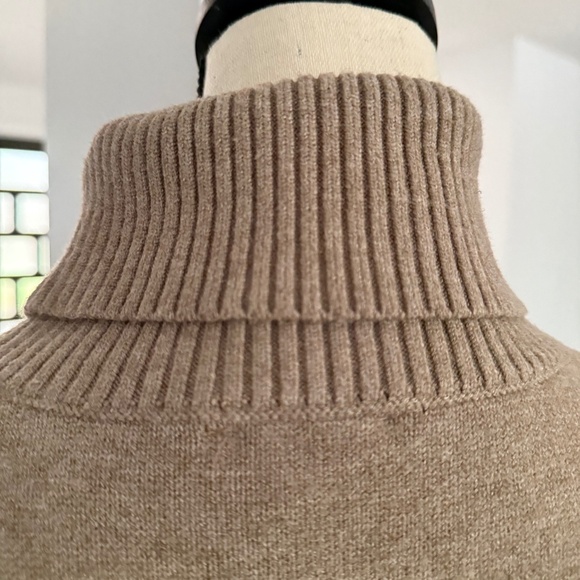 Makk Sleeveless Turtleneck Sweater Tan Sz Small - Picture 7 of 9